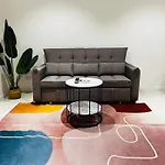 Cozy & Stylish Stay At Quill Residence By Tasrifa